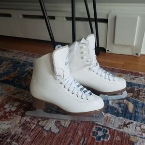 Glacier Girls Ice Skates